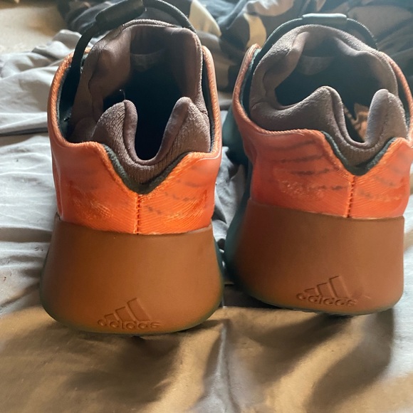 Yeezy 700 copper fades - Picture 4 of 5